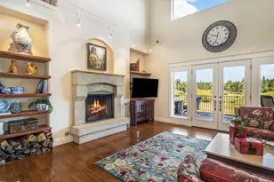 54641 Silver Fox Dr, Bend, OR 97707 - Photo 13