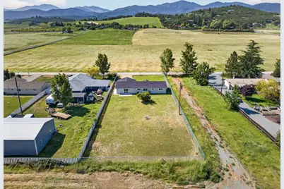 550 Experiment Station Road, Medford, OR 97501 - Photo 25