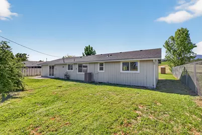 550 Experiment Station Road, Medford, OR 97501 - Photo 21