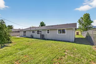 550 Experiment Station Rd, Medford, OR 97501 - Photo 21