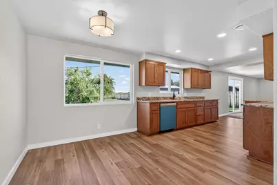 550 Experiment Station Road, Medford, OR 97501 - Photo 11