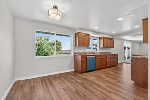 550 Experiment Station Rd, Medford, OR 97501 - Photo 11