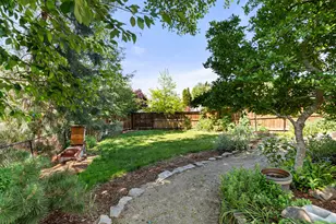 2738 Kerrisdale Ridge Dr, Medford, OR 97504 - Photo 37