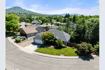 2738 Kerrisdale Ridge Drive, Medford, OR 97504 - Photo 43