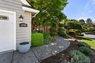 2738 Kerrisdale Ridge Dr, Medford, OR 97504 - Photo 3