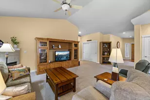 1945 NW 18th St, Redmond, OR 97756 - Photo 15