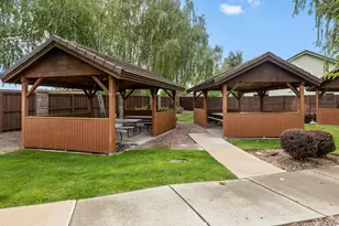 1945 NW 18th St, Redmond, OR 97756 - Photo 37