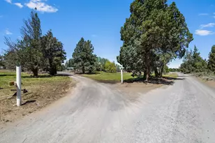 63639 Gentry Loop, Bend, OR 97701 - Photo 5
