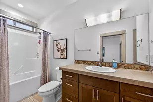 1517 Northwest Mount Washington Drive, Bend, OR 97703 - Photo 29