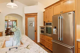 2677 NW Champion Cir, Bend, OR 97703 - Photo 15