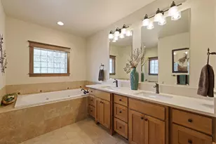 2677 NW Champion Cir, Bend, OR 97703 - Photo 23