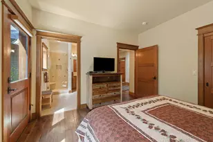 2677 NW Champion Cir, Bend, OR 97703 - Photo 33