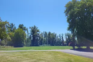 327 Sandlewood Dr, Grants Pass, OR 97526 - Photo 5