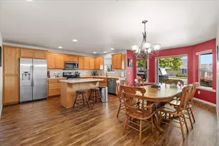 962 Ridgeview Dr, Eagle Point, OR 97524 - Photo 5