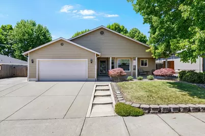 962 Ridgeview Drive, Eagle Point, OR 97524 - Photo 1