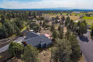 64911 Glacier View Dr, Bend, OR 97703 - Photo 45