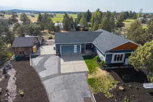 64911 Glacier View Dr, Bend, OR 97703 - Photo 39