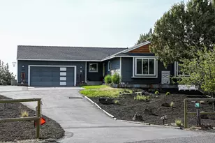 64911 Glacier View Dr, Bend, OR 97703 - Photo 47
