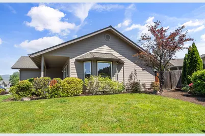 1439 Andy Griffith, Grants Pass, OR 97527 - Photo 3