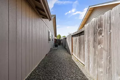 1439 Andy Griffith, Grants Pass, OR 97527 - Photo 23
