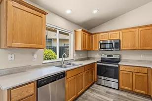 1439 Andy Griffith, Grants Pass, OR 97527 - Photo 11