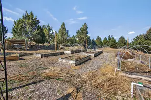 22222 Sweetgrass Dr, Bend, OR 97702 - Photo 29