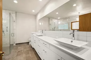 60645 Taos, Bend, OR 97702 - Photo 17