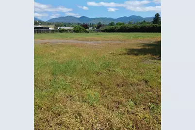 705 Lincoln Road, Grants Pass, OR 97526 - Photo 1