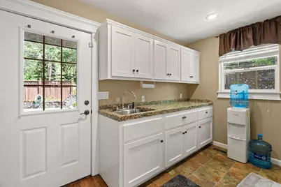 651 Dutcher Creek Road, Grants Pass, OR 97527 - Photo 17