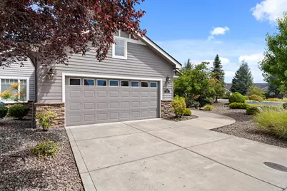 115 Sandridge Way, Eagle Point, OR 97524 - Photo 3
