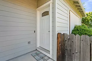 141 Alta Ln, Central Point, OR 97502 - Photo 3