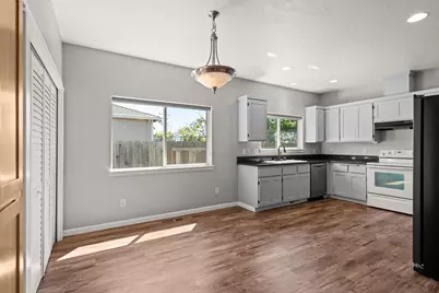 141 Alta Lane, Central Point, OR 97502 - Photo 7