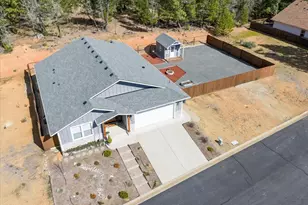 353 Cedar Dr, Cave Junction, OR 97523 - Photo 5