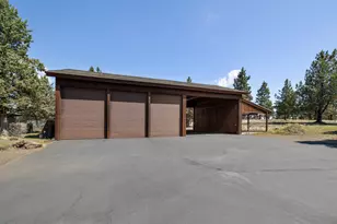 64155 Hunnell Rd, Bend, OR 97703 - Photo 59