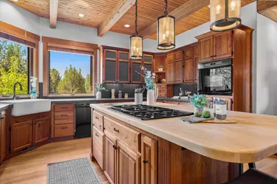 64155 Hunnell Road, Bend, OR 97703 - Photo 23