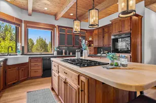 64155 Hunnell Rd, Bend, OR 97703 - Photo 23