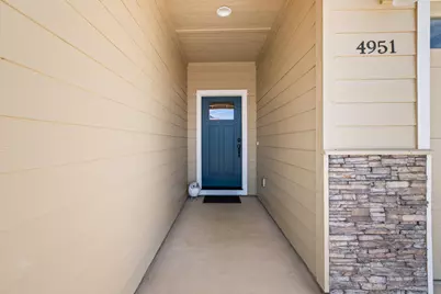 4951 SW Yew Place, Redmond, OR 97756 - Photo 9