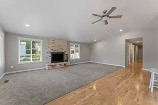 2094 Montgomery Ln, Grants Pass, OR 97527 - Photo 3