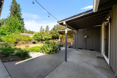 2094 Montgomery Lane, Grants Pass, OR 97527 - Photo 25