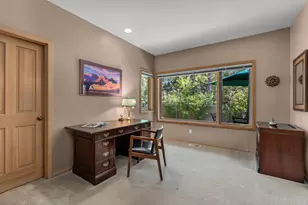 2594 NW Obrien Ct, Bend, OR 97703 - Photo 23