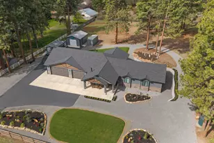 3736 Pine Tree Dr, Klamath Falls, OR 97603 - Photo 9