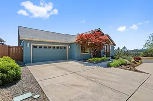 1008 Azure Way, Eagle Point, OR 97524 - Photo 5