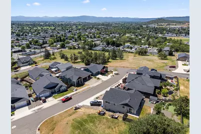 1008 Azure Way, Eagle Point, OR 97524 - Photo 51