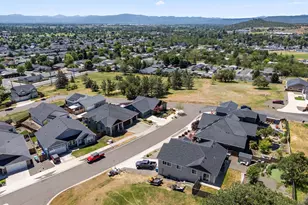 1008 Azure Way, Eagle Point, OR 97524 - Photo 51