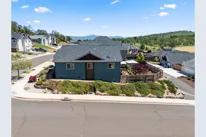 1008 Azure Way, Eagle Point, OR 97524 - Photo 41