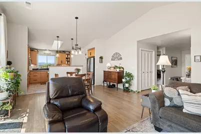 1008 Azure Way, Eagle Point, OR 97524 - Photo 13