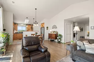1008 Azure Way, Eagle Point, OR 97524 - Photo 13