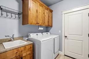 536 W La Strada Circle, Medford, OR 97504 - Photo 25
