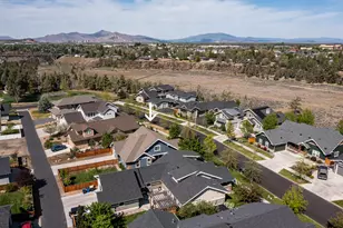 889 Northwest 13th St, Redmond, OR 97756 - Photo 47