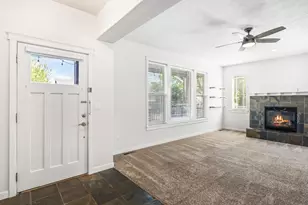 889 Northwest 13th St, Redmond, OR 97756 - Photo 11